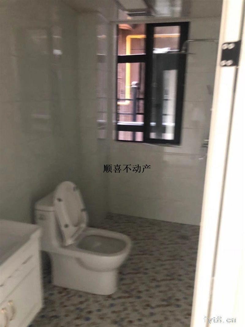 同运小区一楼2室精装修拎包入住,包物业